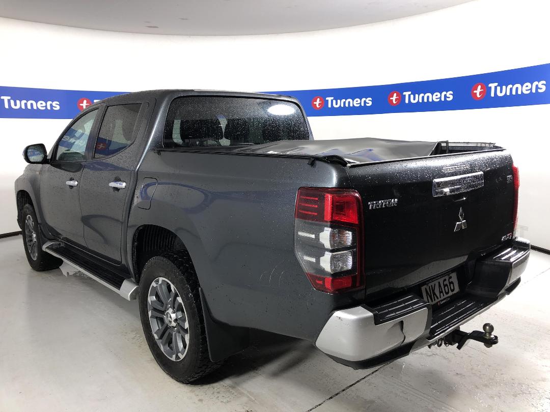 Photo '5' of Mitsubishi Triton