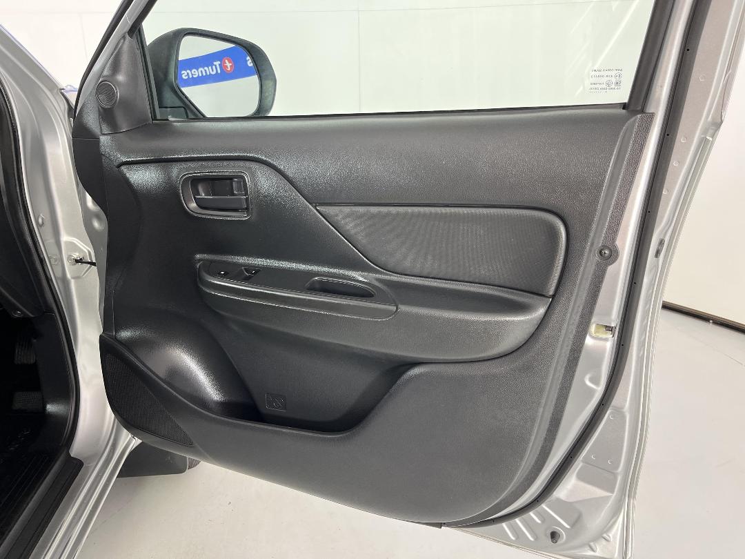 Photo '15' of Mitsubishi Triton Photo '15' of Mitsubishi Triton