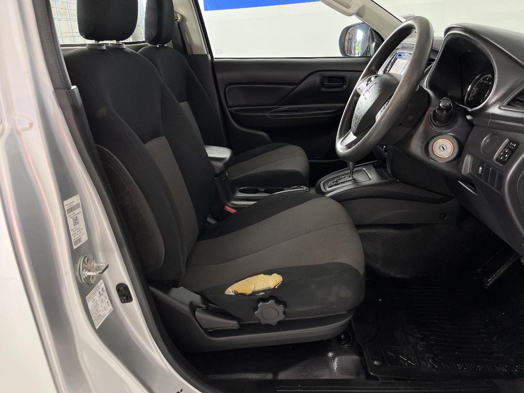 Photo '16' of Mitsubishi Triton Photo '16' of Mitsubishi Triton