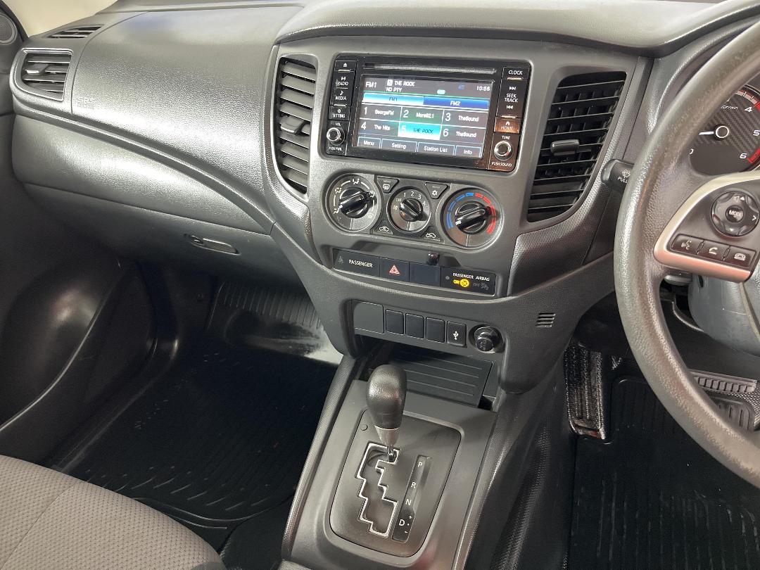 Photo '18' of Mitsubishi Triton Photo '18' of Mitsubishi Triton