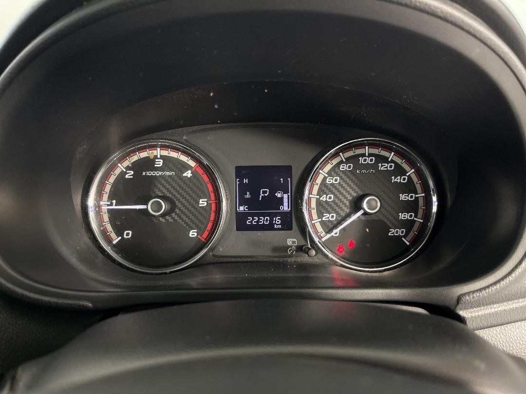 Photo '19' of Mitsubishi Triton Photo '19' of Mitsubishi Triton