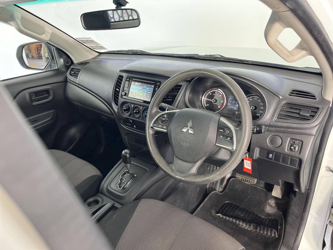 Photo '17' of Mitsubishi Triton Photo '17' of Mitsubishi Triton