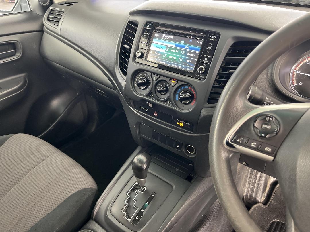 Photo '18' of Mitsubishi Triton Photo '18' of Mitsubishi Triton