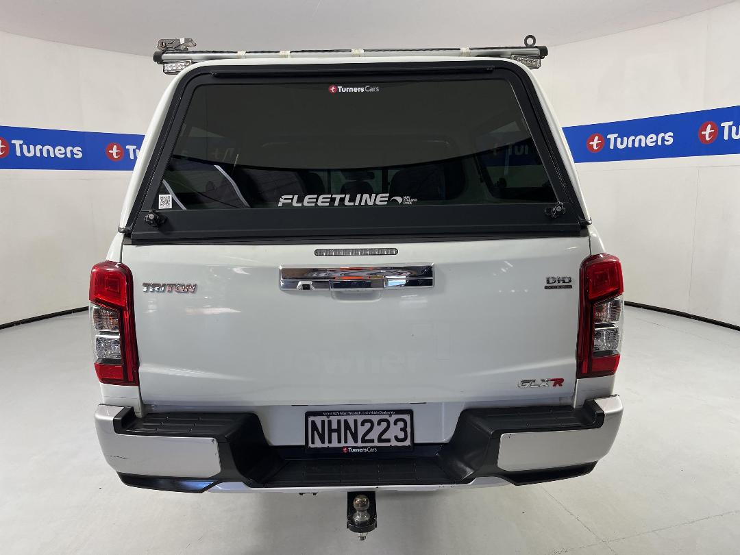 Photo '6' of Mitsubishi Triton