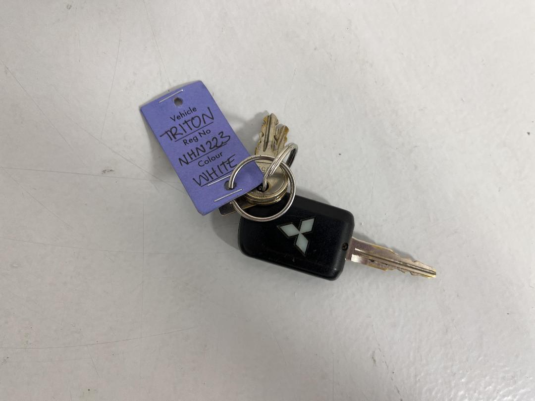 Photo '22' of Mitsubishi Triton