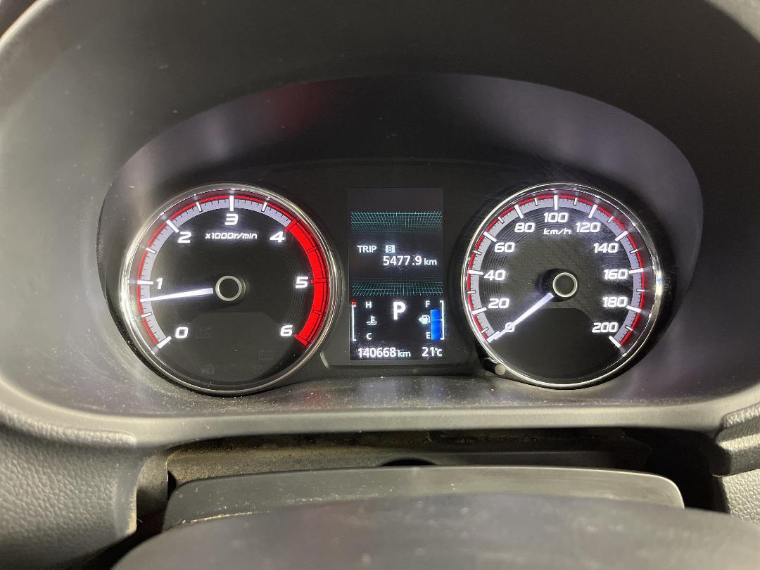 Photo '21' of Mitsubishi Triton