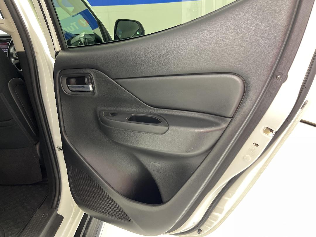 Photo '19' of Mitsubishi Triton