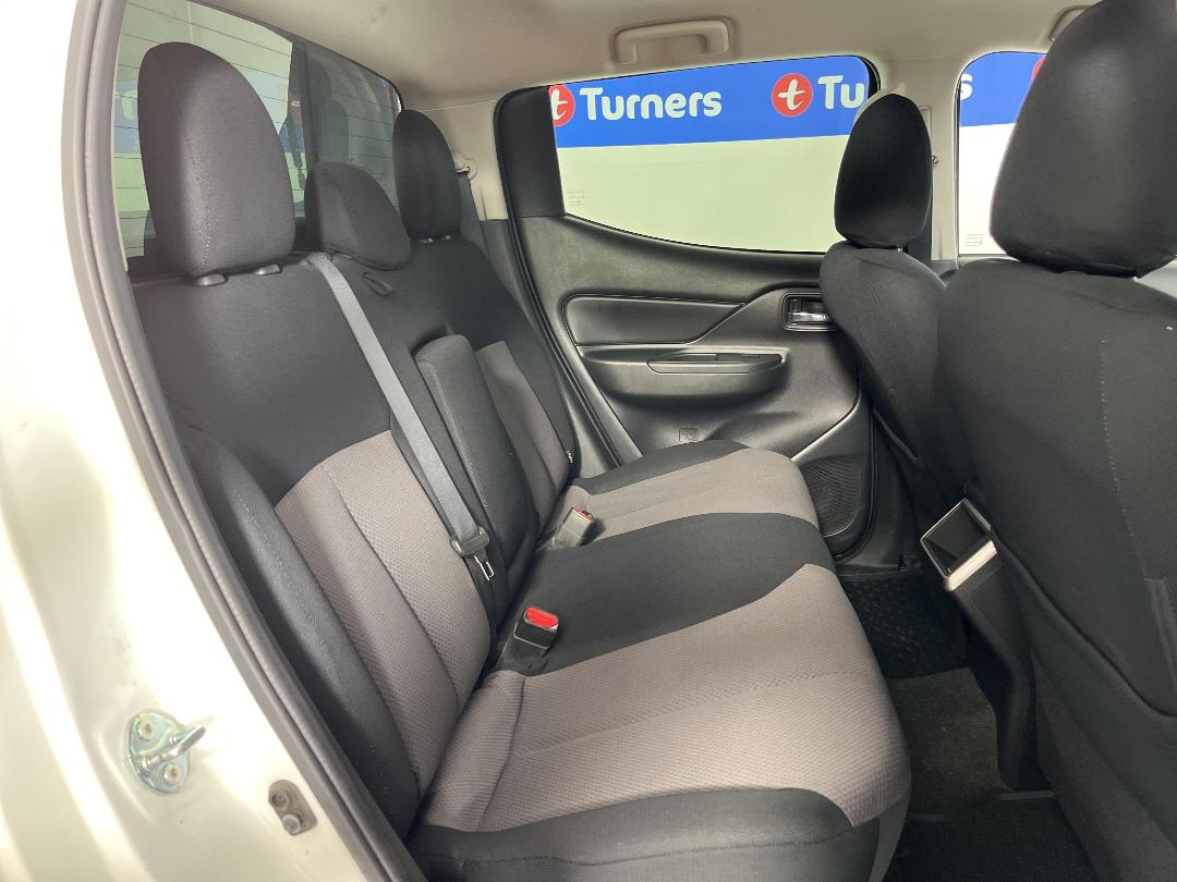 Photo '20' of Mitsubishi Triton