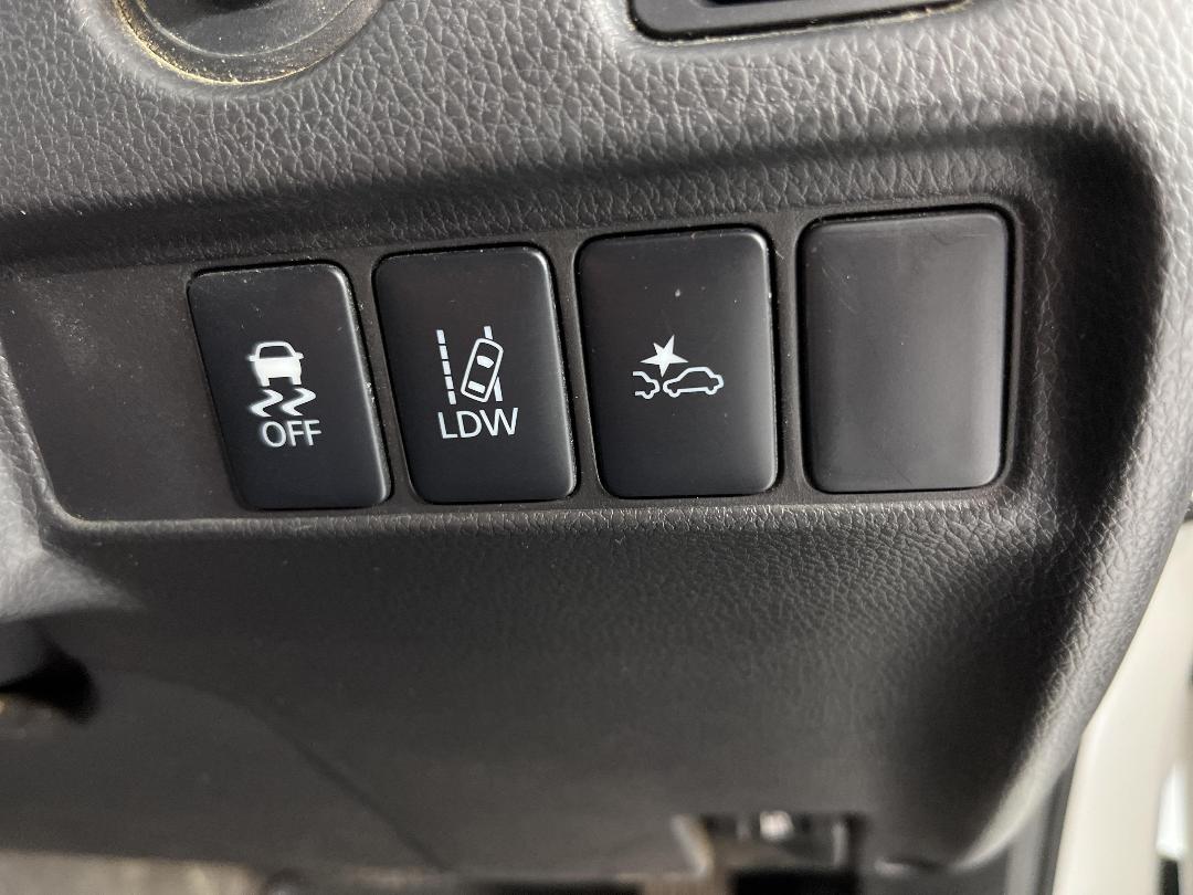 Photo '27' of Mitsubishi Triton