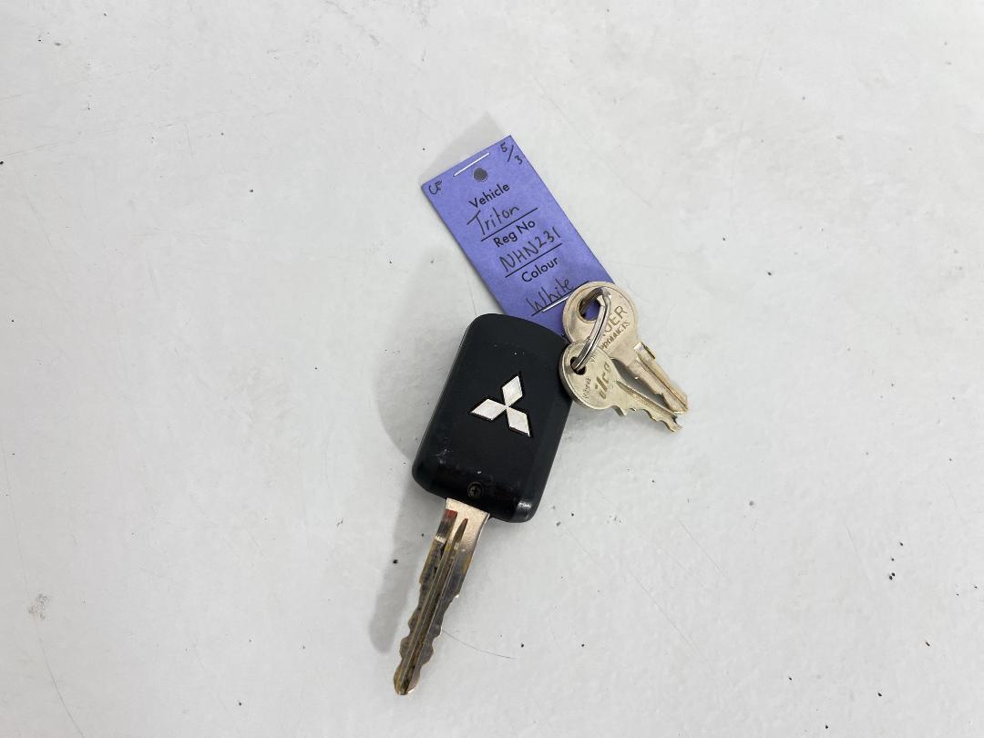 Photo '22' of Mitsubishi Triton