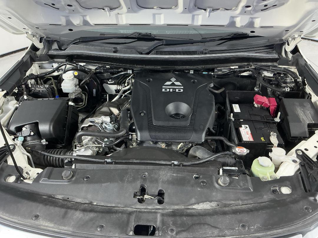 Photo '13' of Mitsubishi Triton