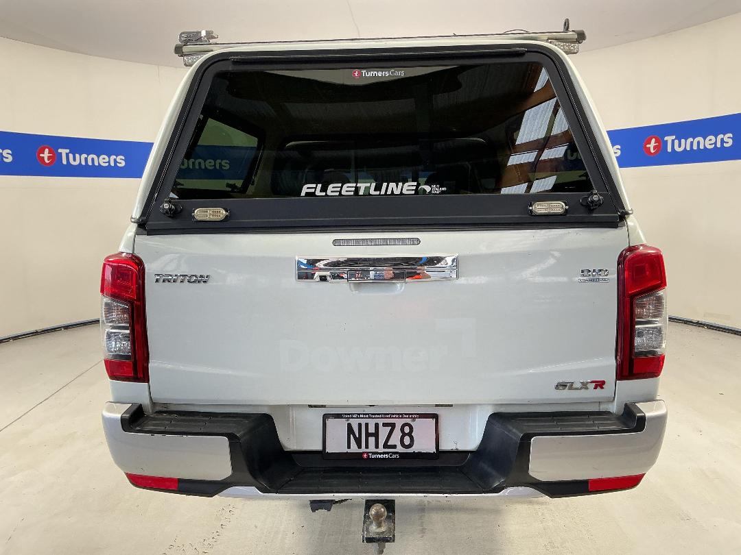 Photo '6' of Mitsubishi Triton