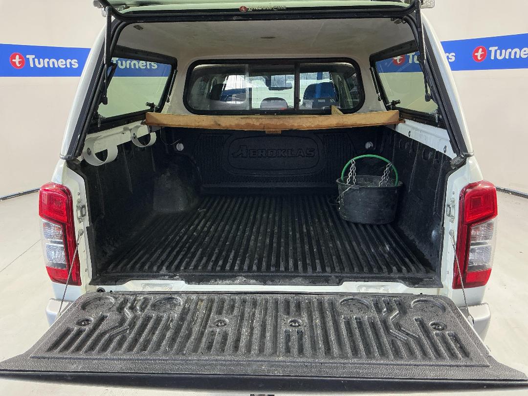 Photo '14' of Mitsubishi Triton