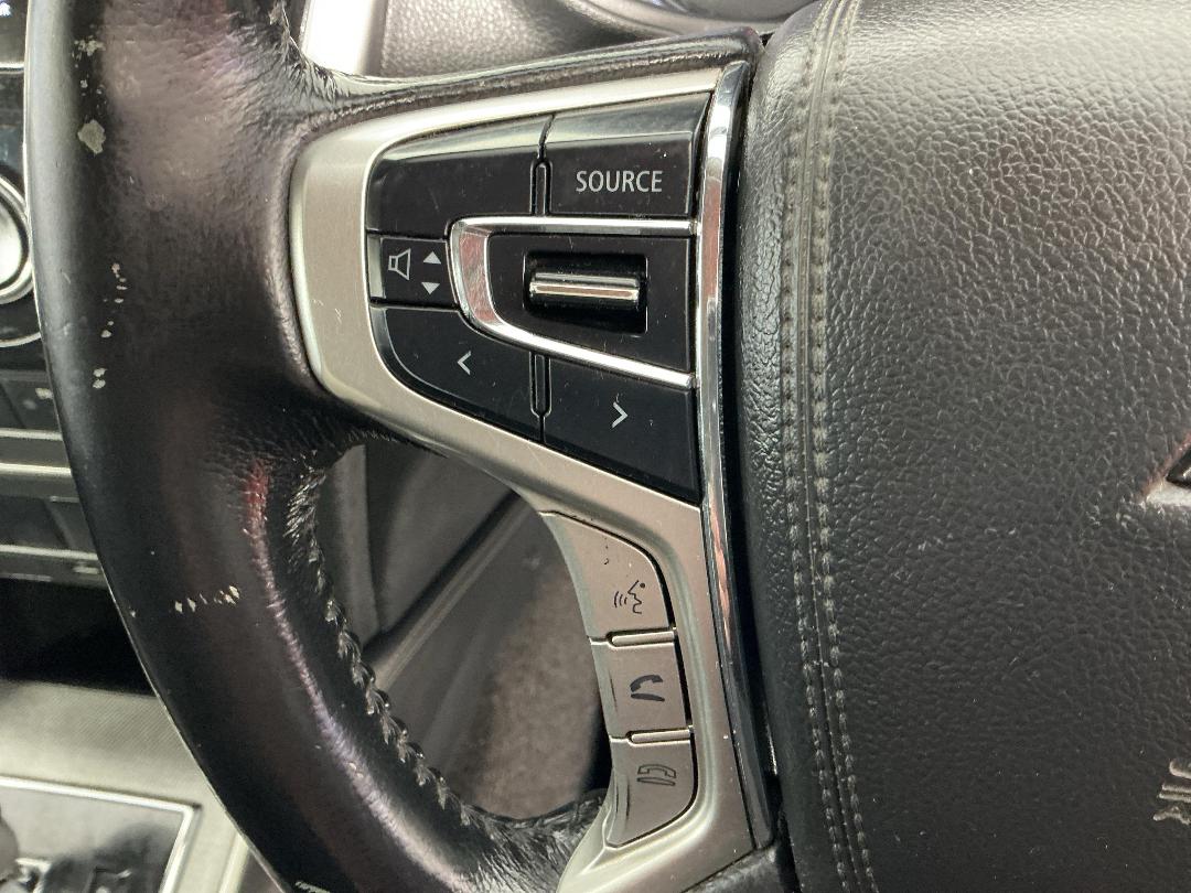 Photo '27' of Mitsubishi Triton