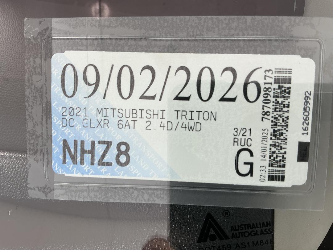 Photo '28' of Mitsubishi Triton