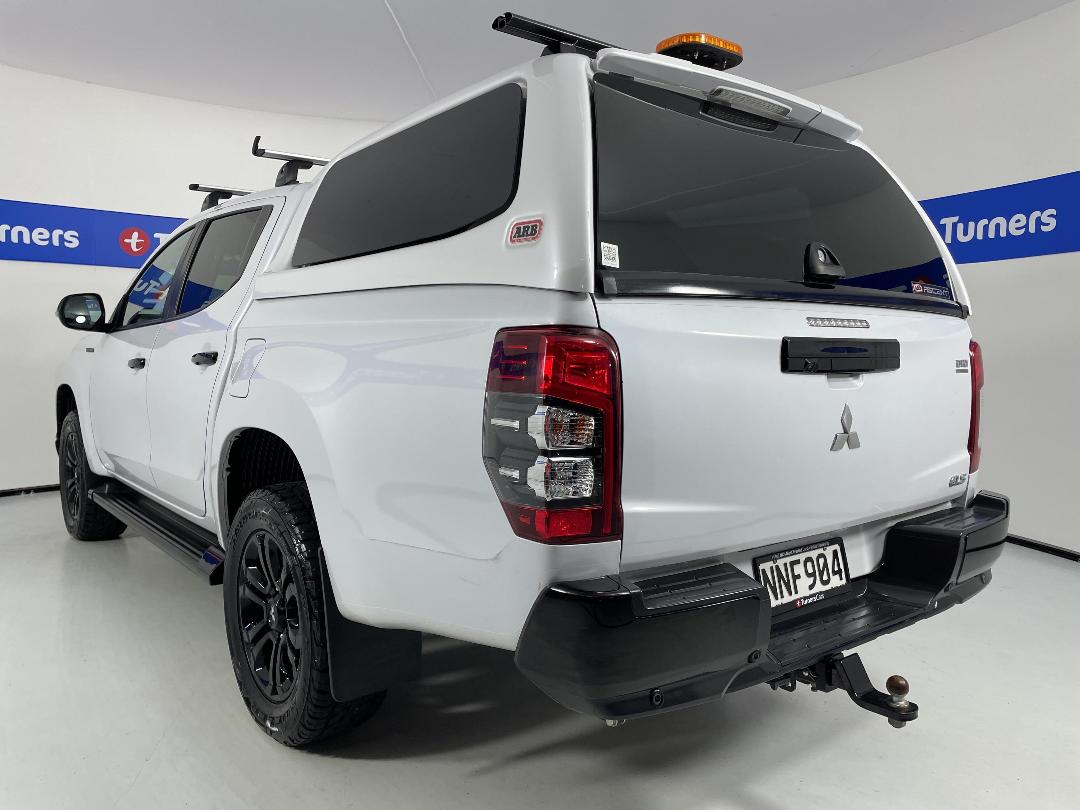Photo '5' of Mitsubishi Triton