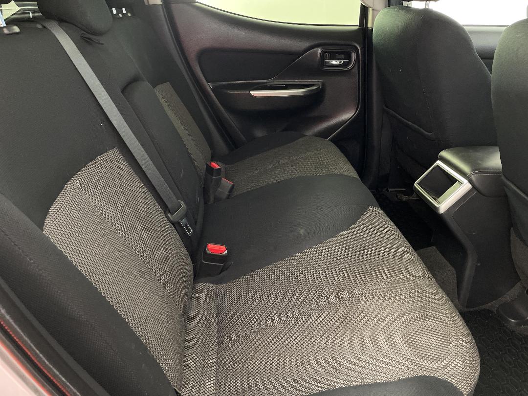 Photo '20' of Mitsubishi Triton