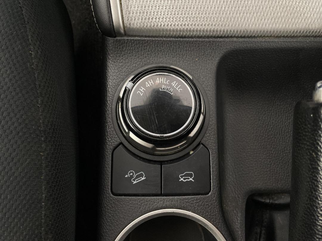 Photo '23' of Mitsubishi Triton