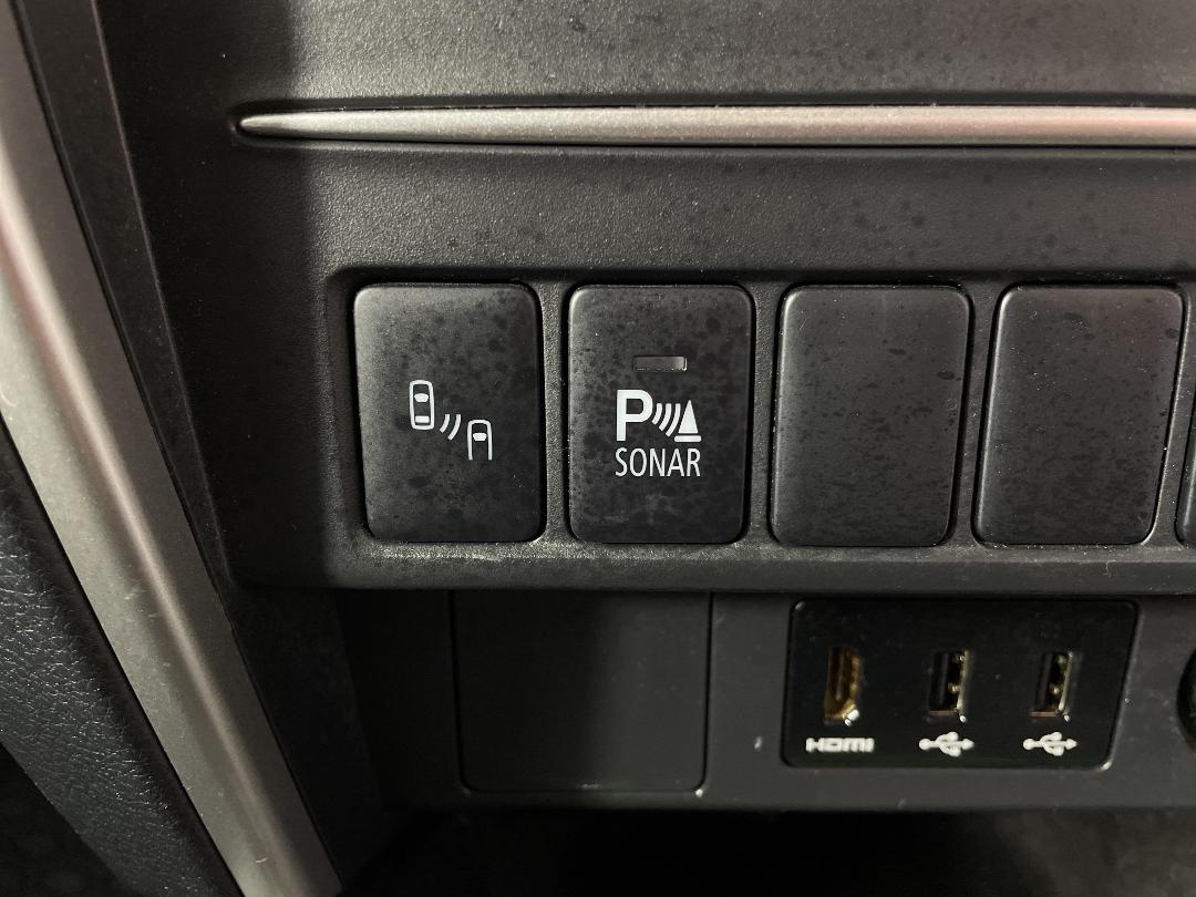 Photo '27' of Mitsubishi Triton