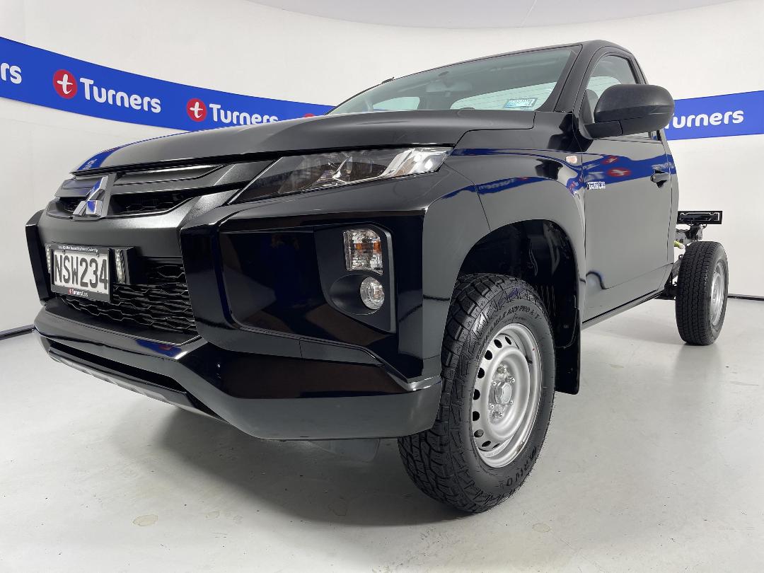 Photo '4' of Mitsubishi Triton