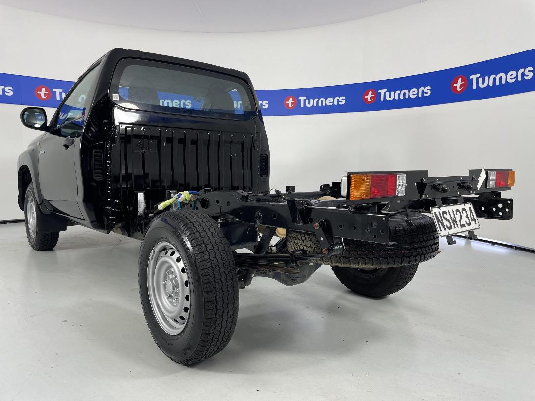 Photo '5' of Mitsubishi Triton