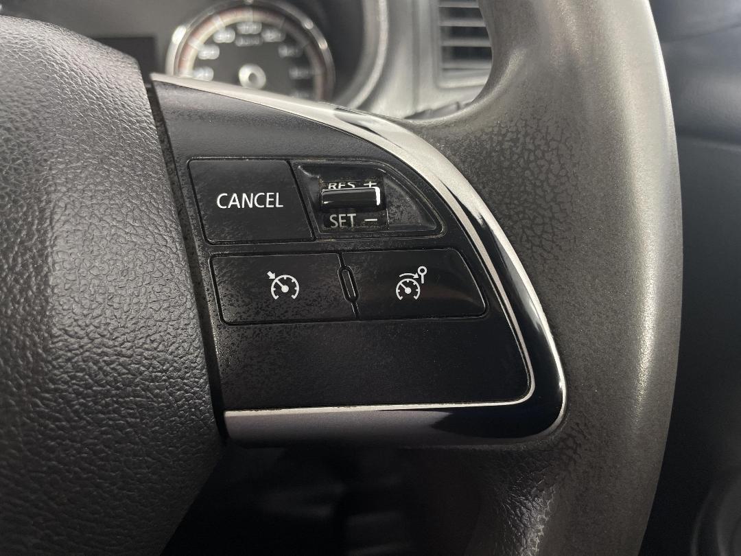 Photo '22' of Mitsubishi Triton