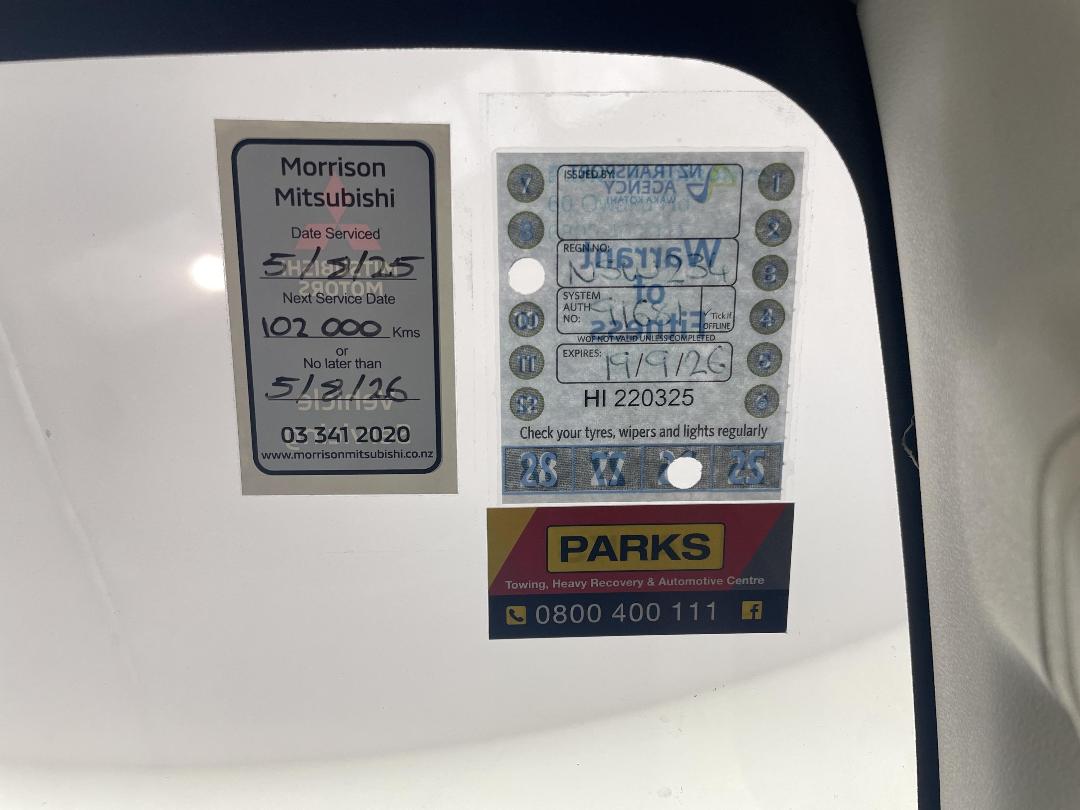 Photo '25' of Mitsubishi Triton