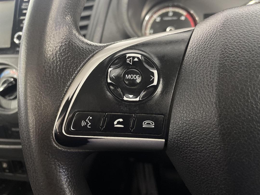 Photo '23' of Mitsubishi Triton