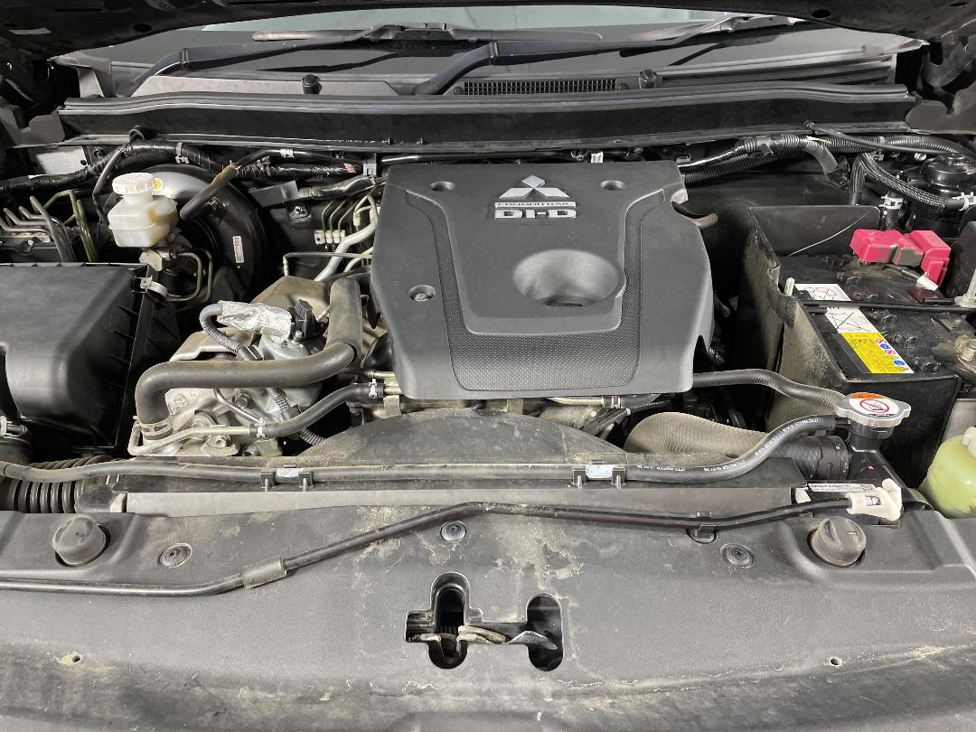 Photo '13' of Mitsubishi Triton