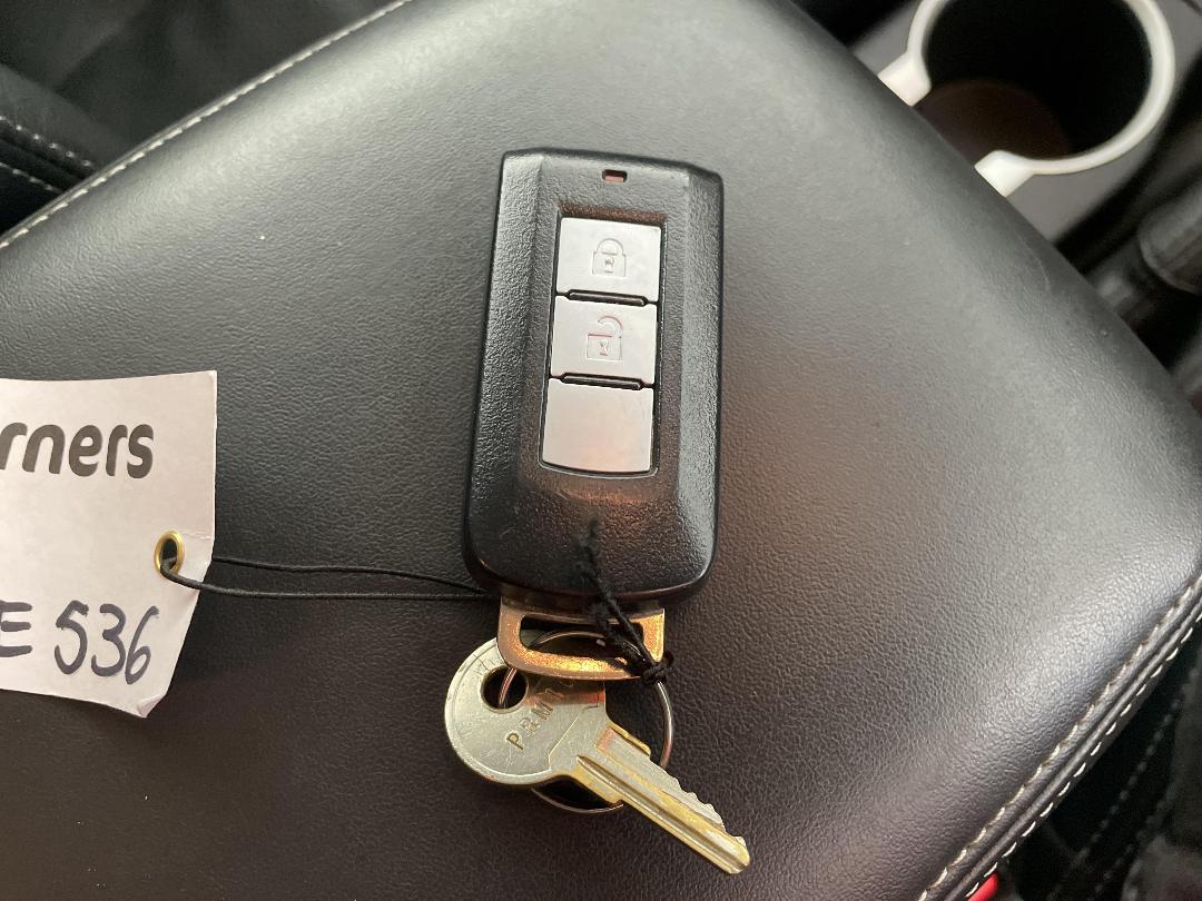 Photo '22' of Mitsubishi Triton