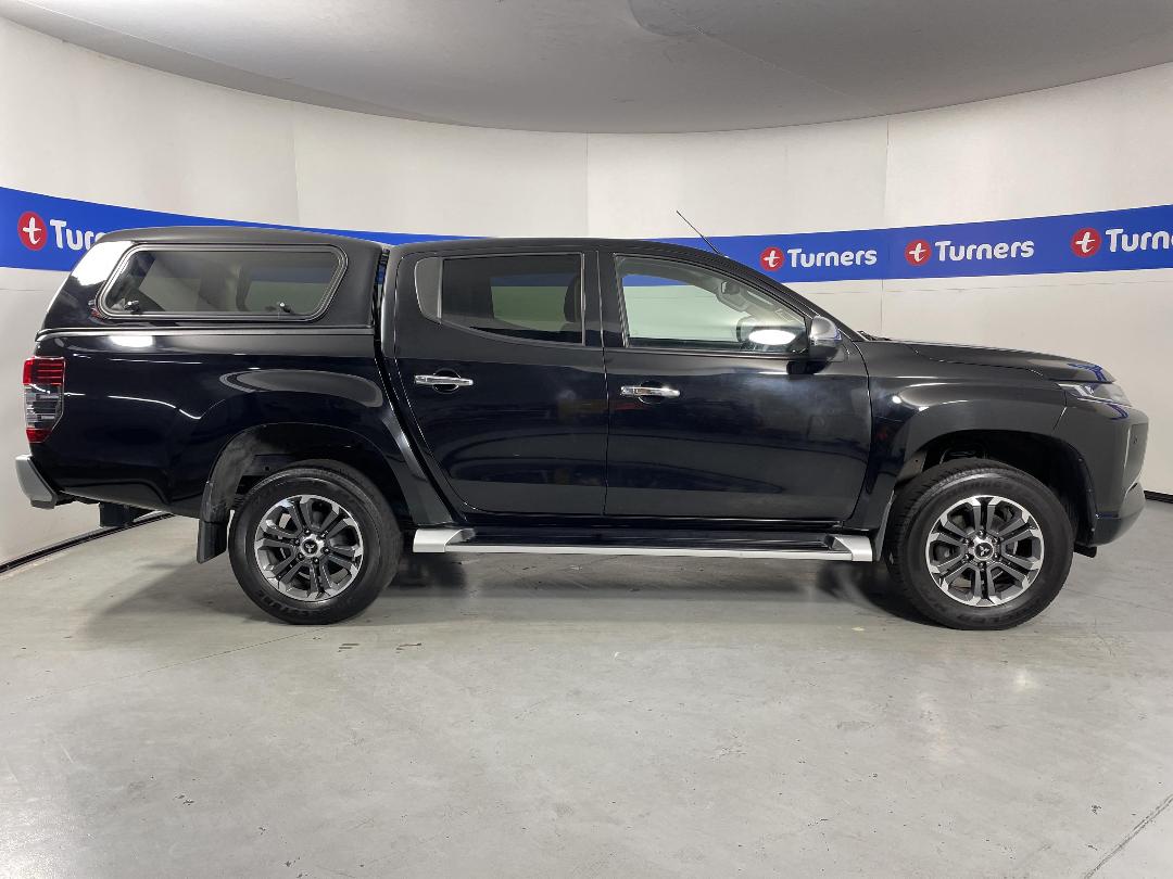 Photo '23' of Mitsubishi Triton