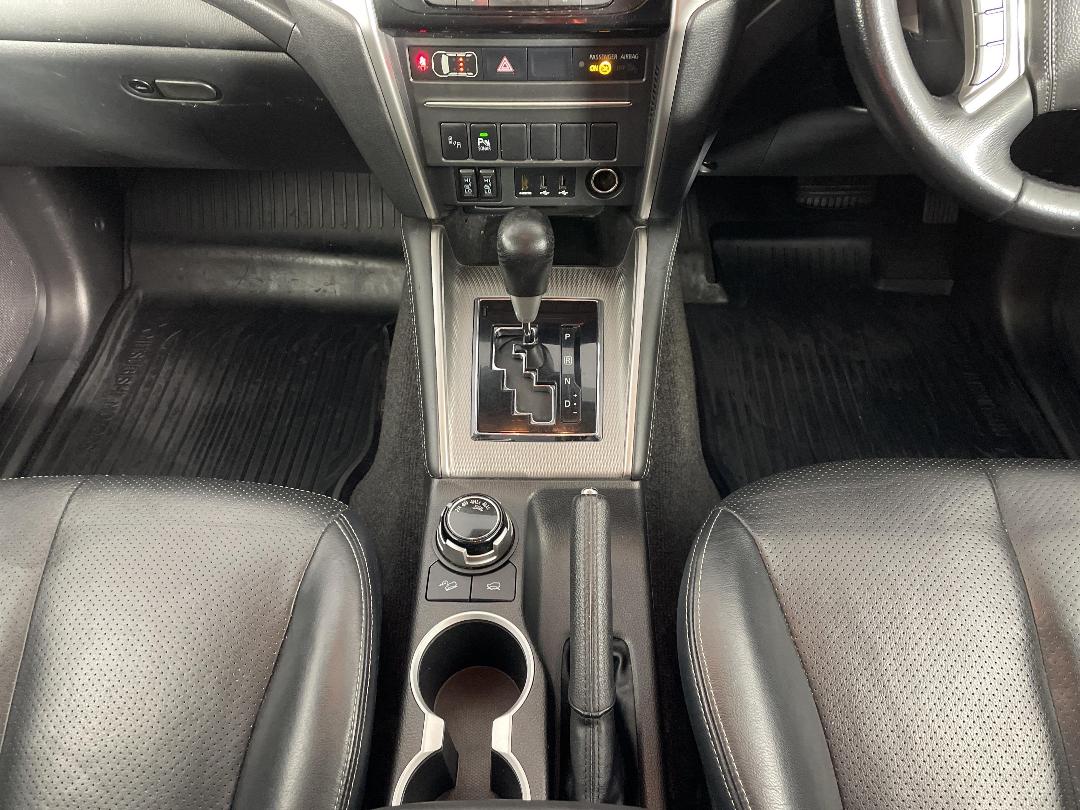 Photo '18' of Mitsubishi Triton