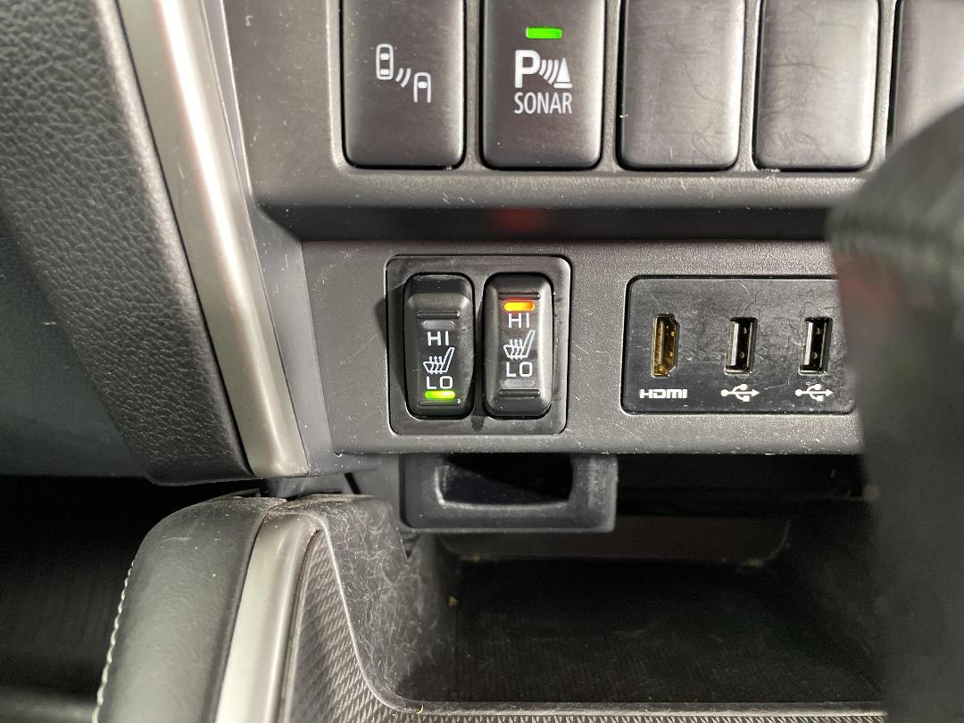 Photo '30' of Mitsubishi Triton