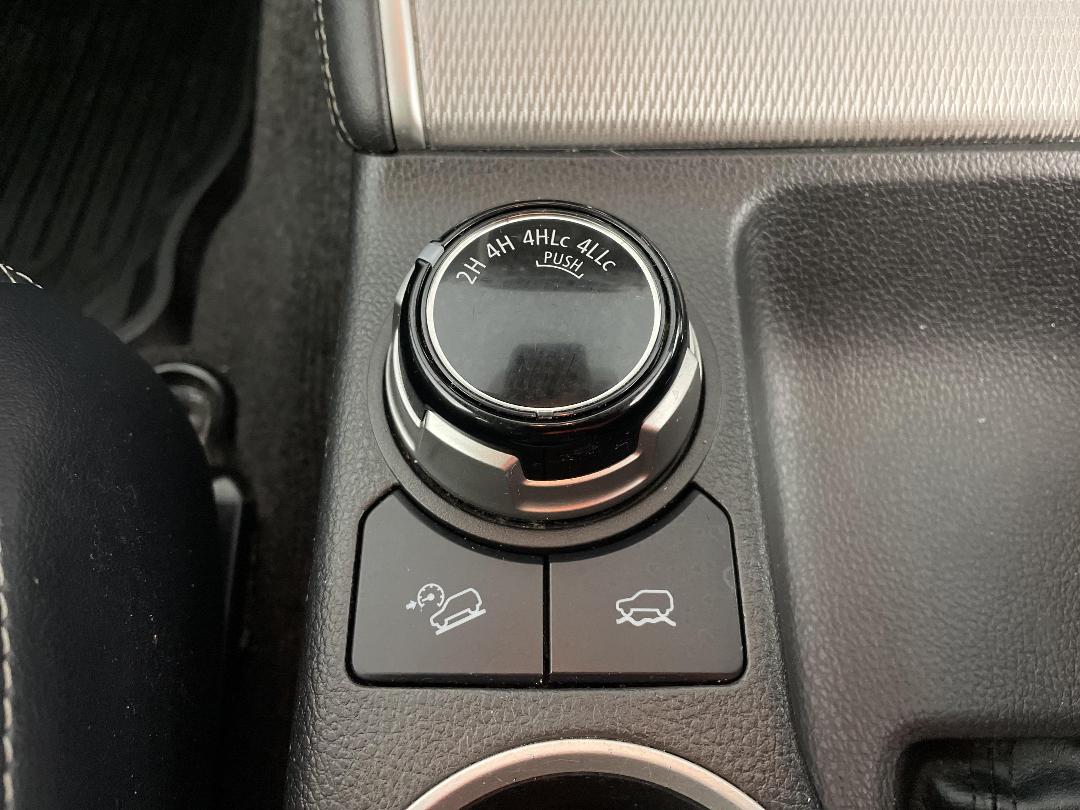 Photo '29' of Mitsubishi Triton