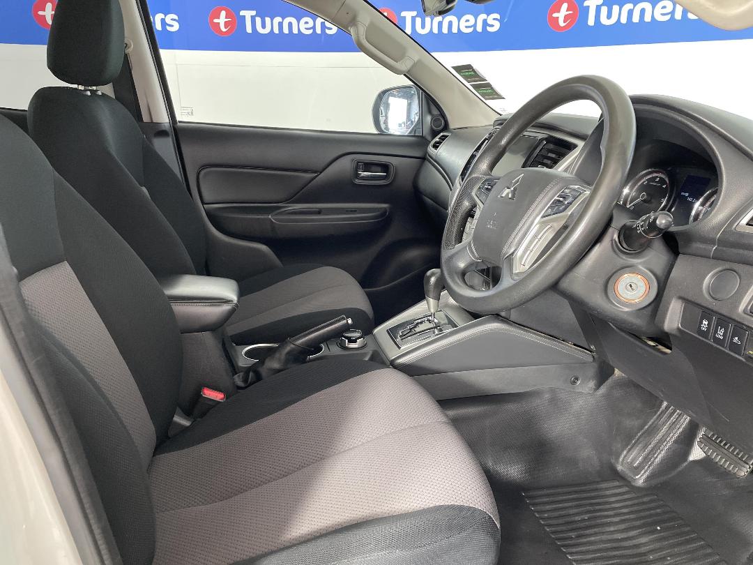 Photo '16' of Mitsubishi Triton Photo '16' of Mitsubishi Triton