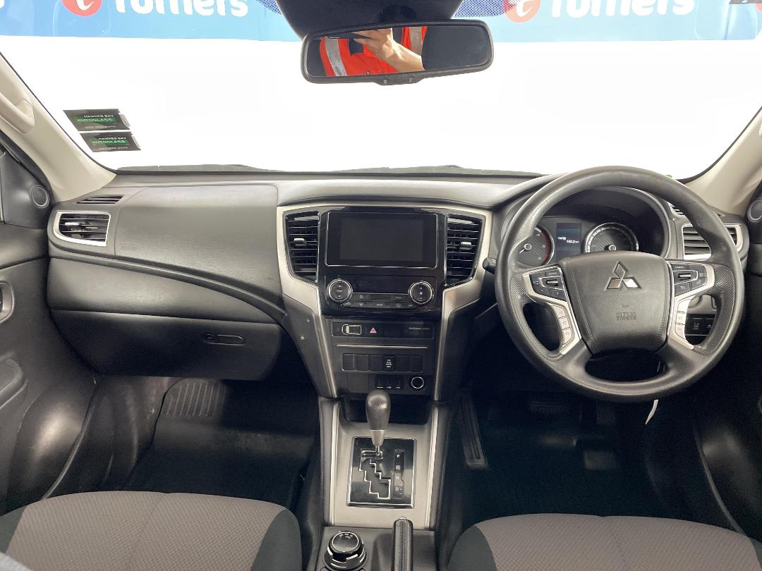 Photo '17' of Mitsubishi Triton Photo '17' of Mitsubishi Triton