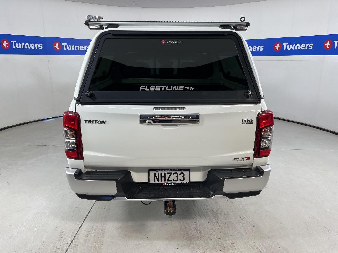 Photo '6' of Mitsubishi Triton