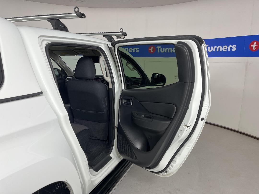 Photo '19' of Mitsubishi Triton