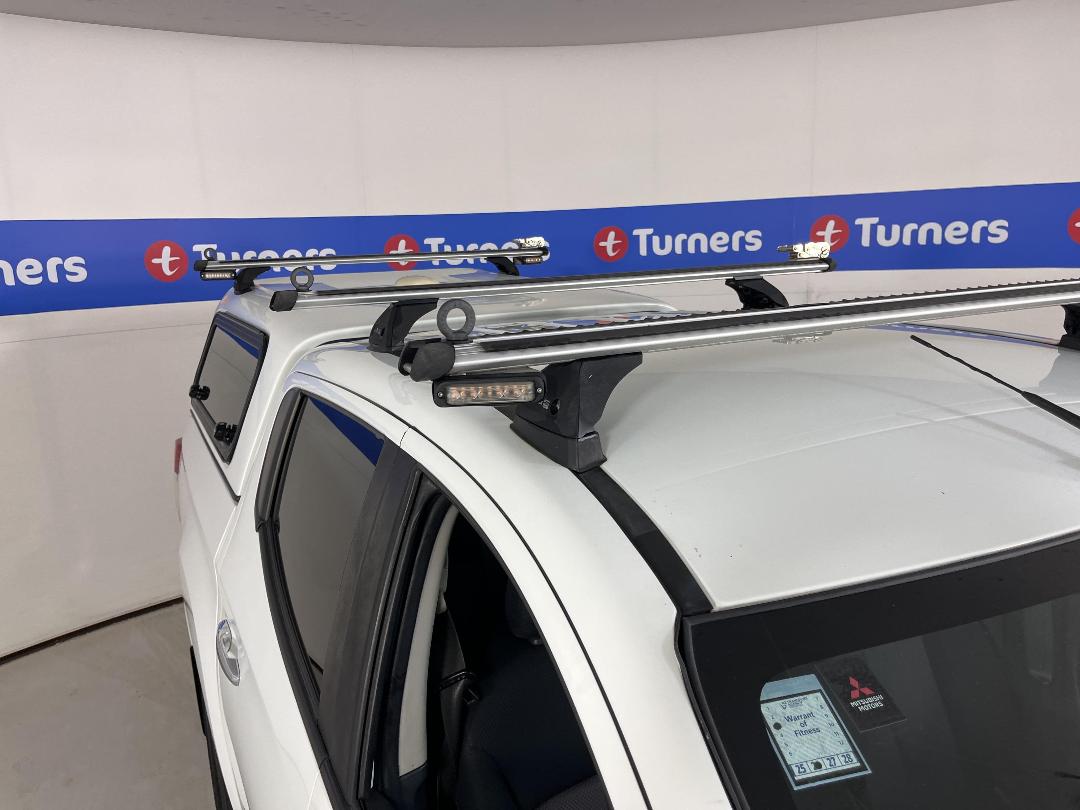 Photo '24' of Mitsubishi Triton