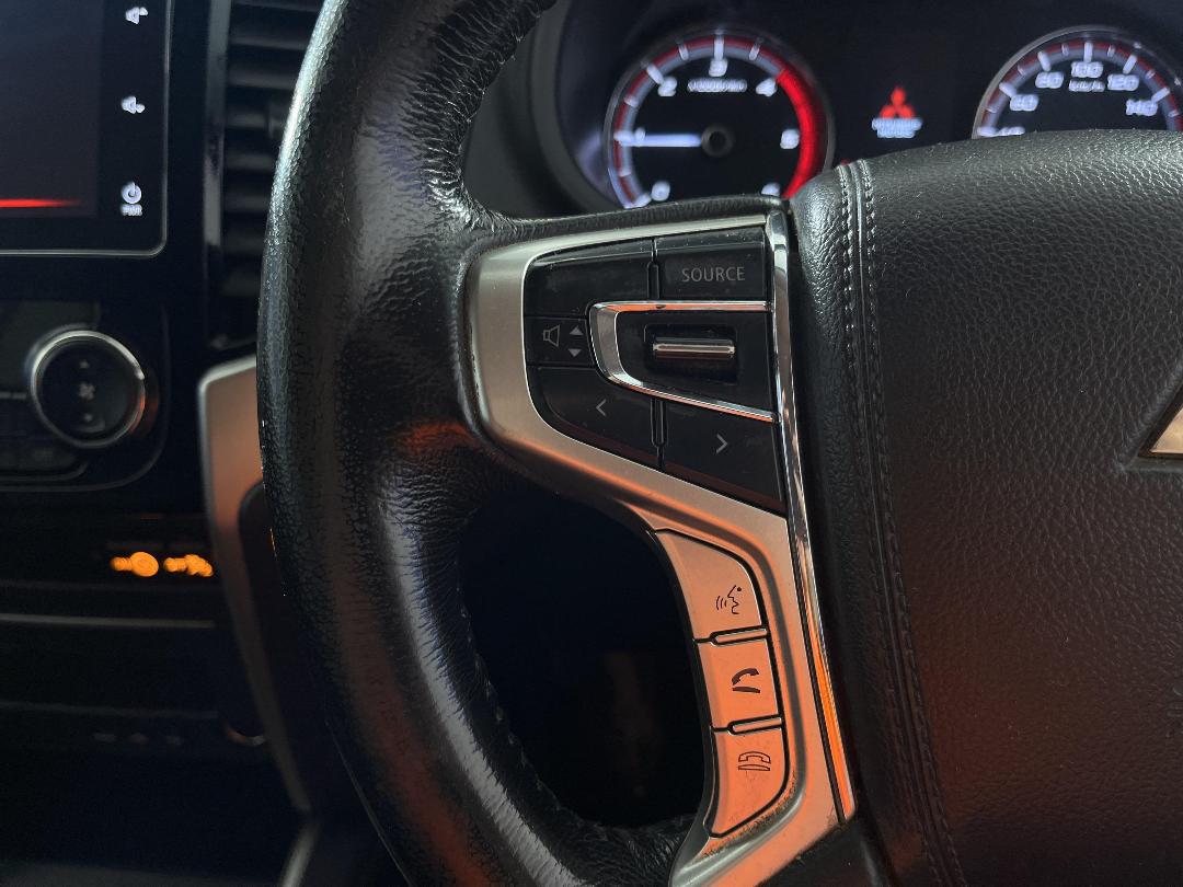 Photo '26' of Mitsubishi Triton