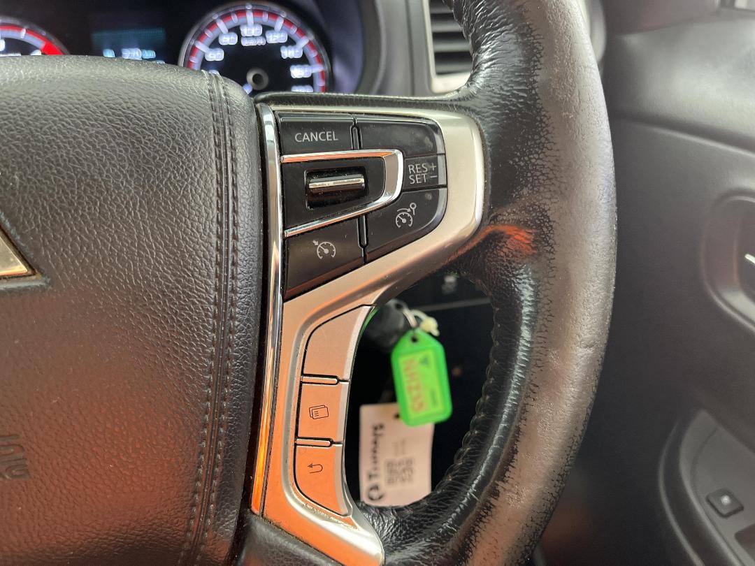 Photo '27' of Mitsubishi Triton