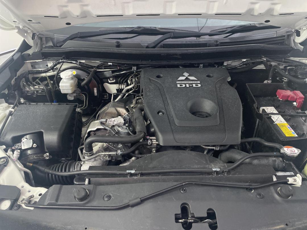 Photo '13' of Mitsubishi Triton