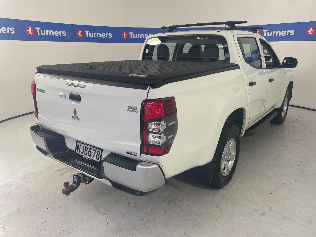 Photo '7' of Mitsubishi Triton