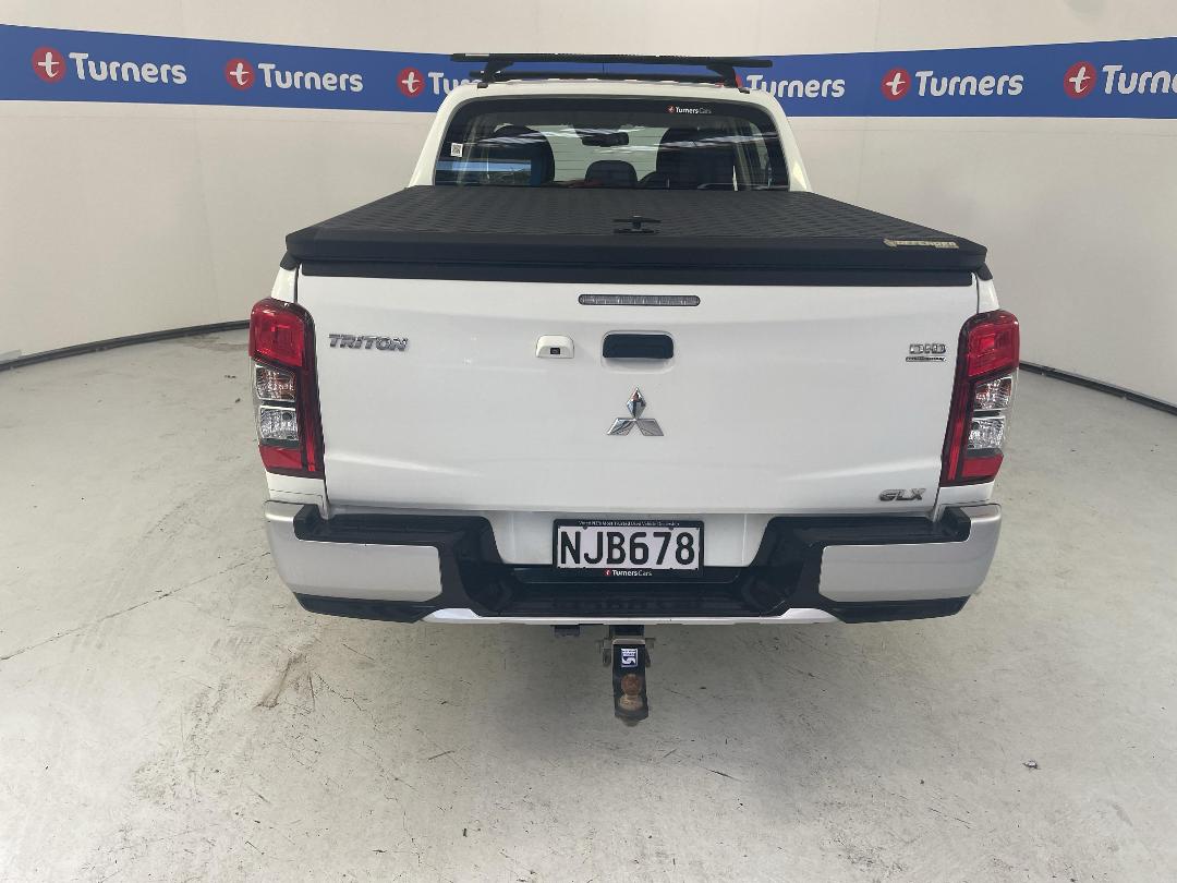 Photo '6' of Mitsubishi Triton