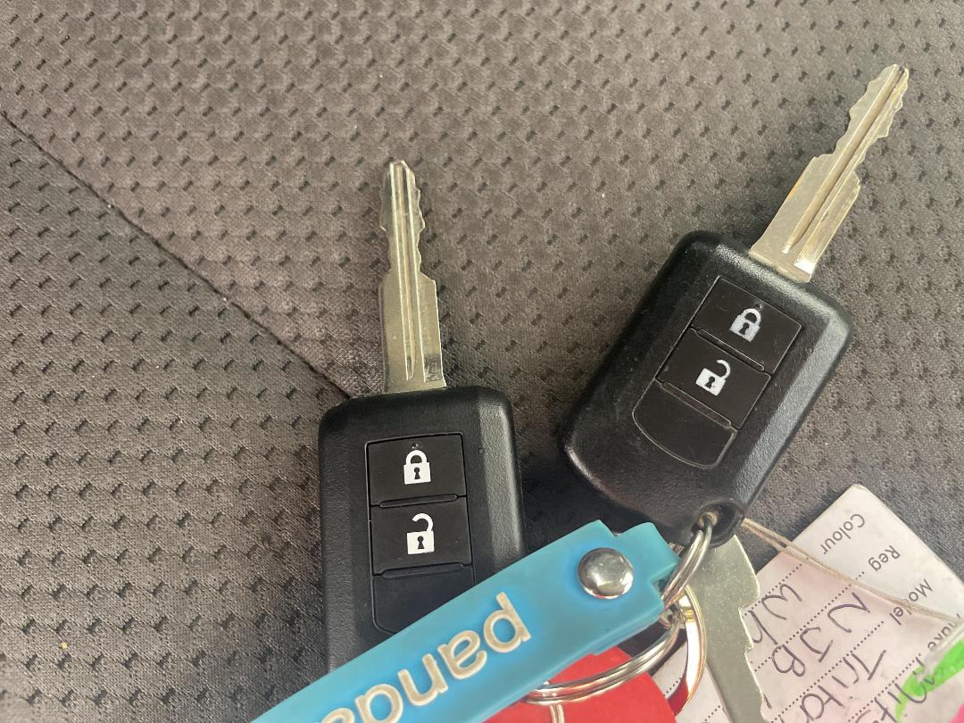 Photo '21' of Mitsubishi Triton