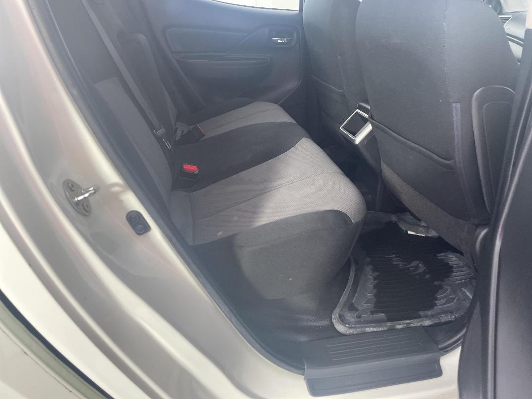 Photo '19' of Mitsubishi Triton