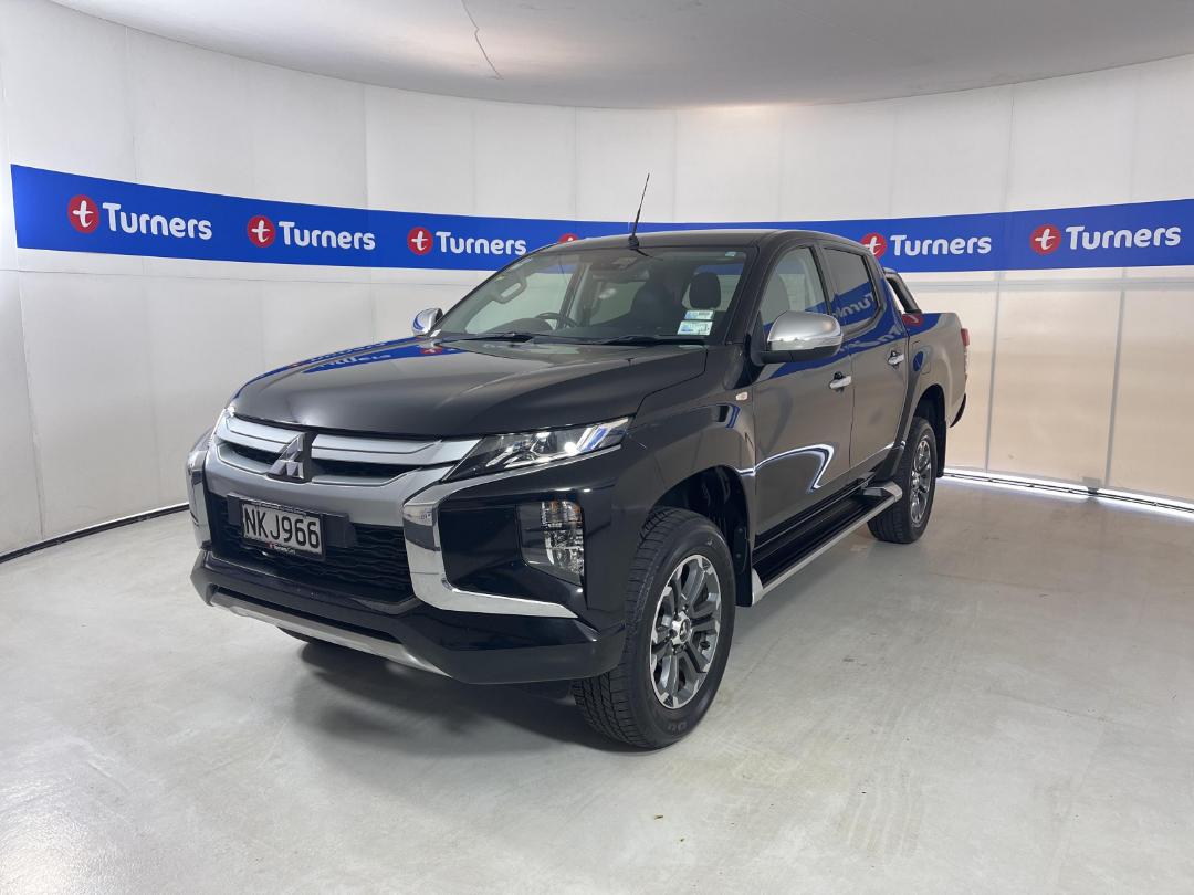 Photo '4' of Mitsubishi Triton