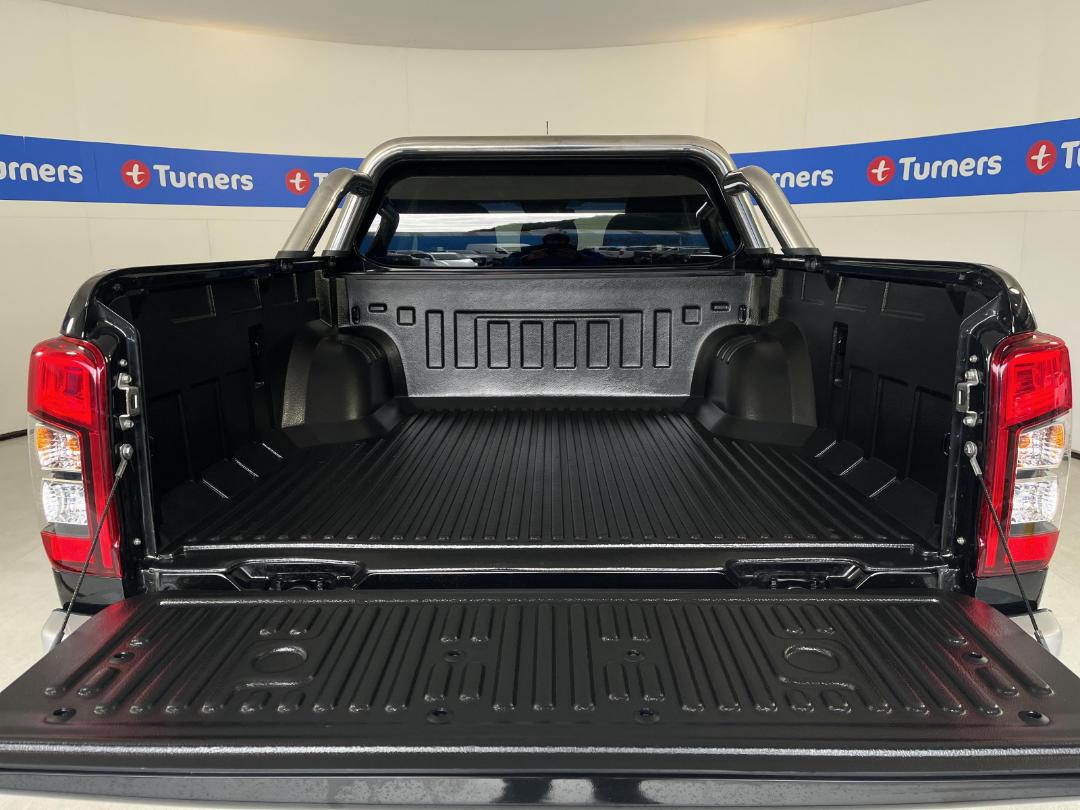 Photo '14' of Mitsubishi Triton