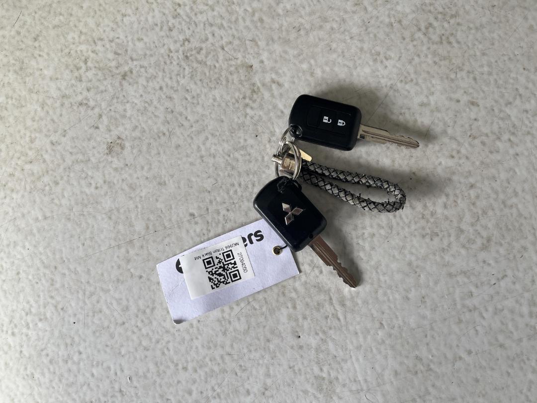 Photo '22' of Mitsubishi Triton