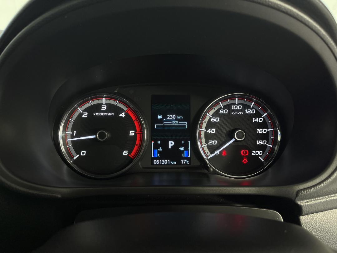 Photo '21' of Mitsubishi Triton